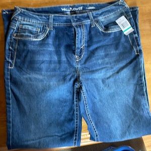 Womens jeans size 16, new